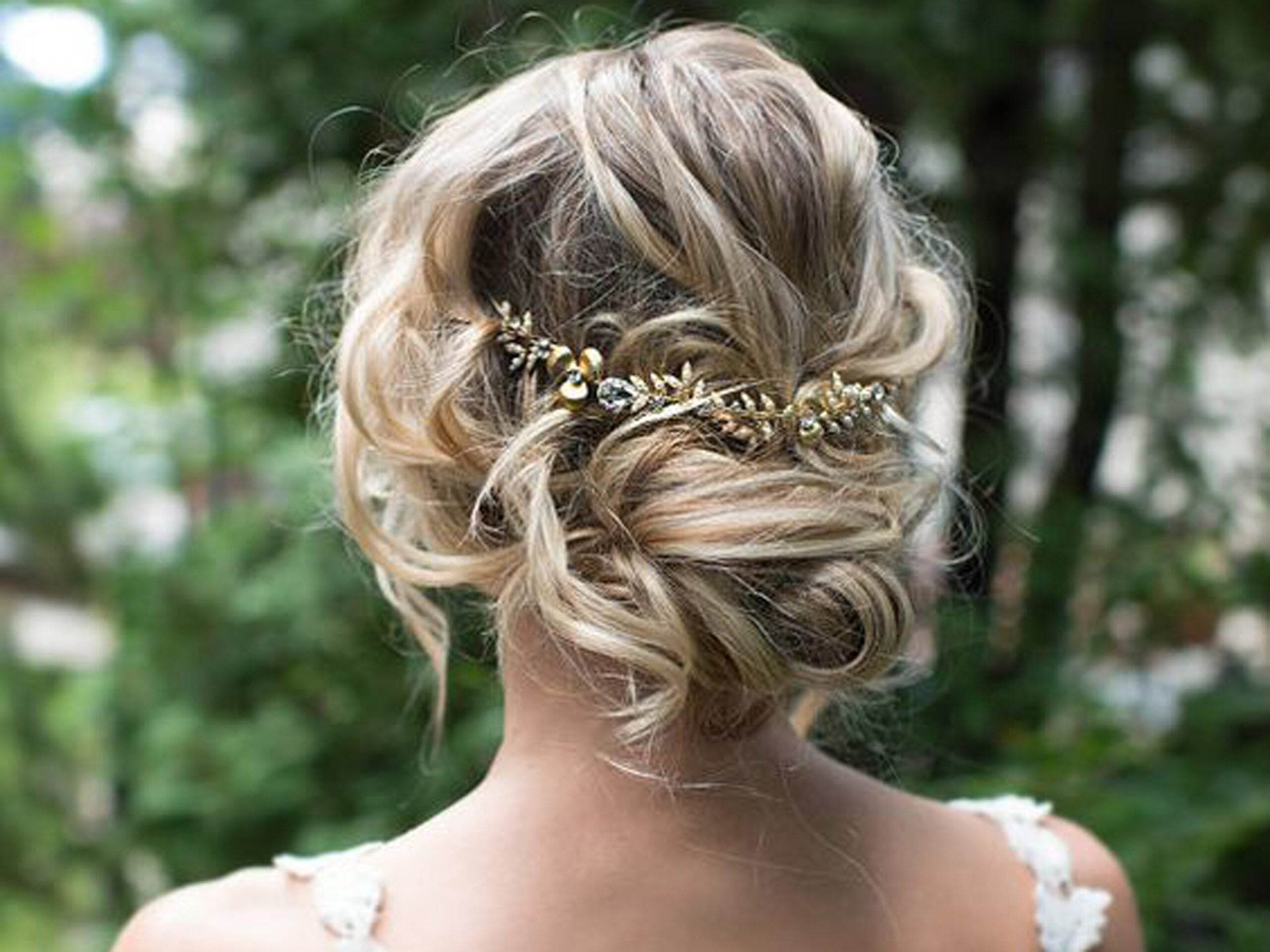 Peinados con trenzas para novias e invitadas de boda