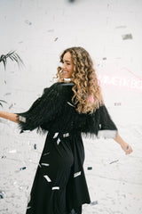 Mono de Invitada Pantalón Largo color Negro con Abrigo de Pelo Negro