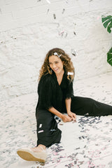 Mono de Invitada Pantalón Largo color Negro con Abrigo de Pelo Negro