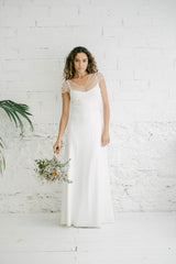 Vestido de Novia con Crop Top Bordado con Pequeñas Flores Blancas