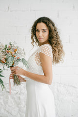 Vestido de Novia con Crop Top Bordado con Pequeñas Flores Blancas