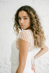 Vestido de Novia con Crop Top Bordado con Pequeñas Flores Blancas