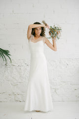 Vestido de Novia con Crop Top Bordado con Pequeñas Flores Blancas