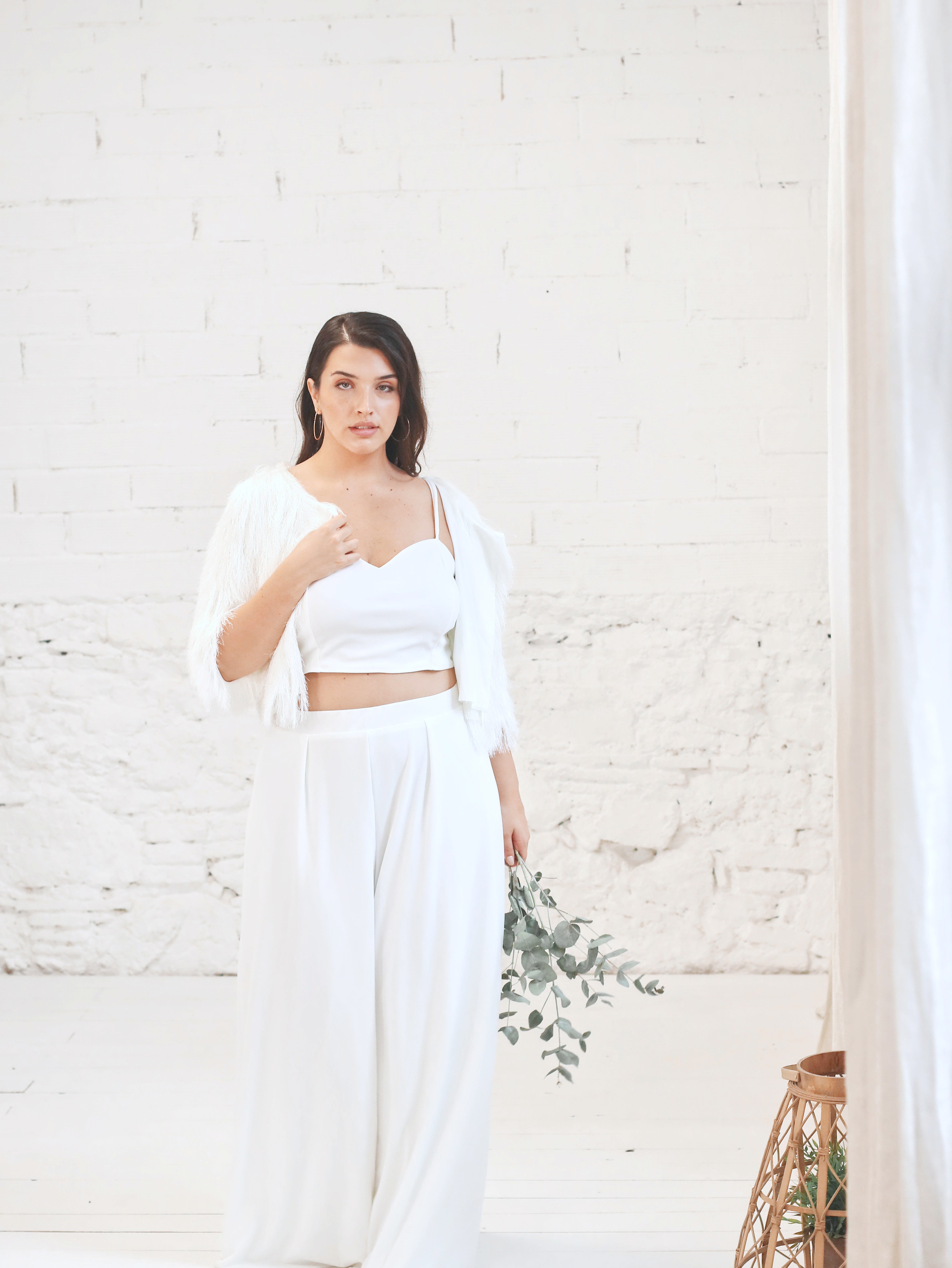 Vestido de Novia con Escote Corazón y Chaqueta de Pelo