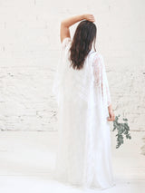 Vestido de Novia con Capa de Encaje