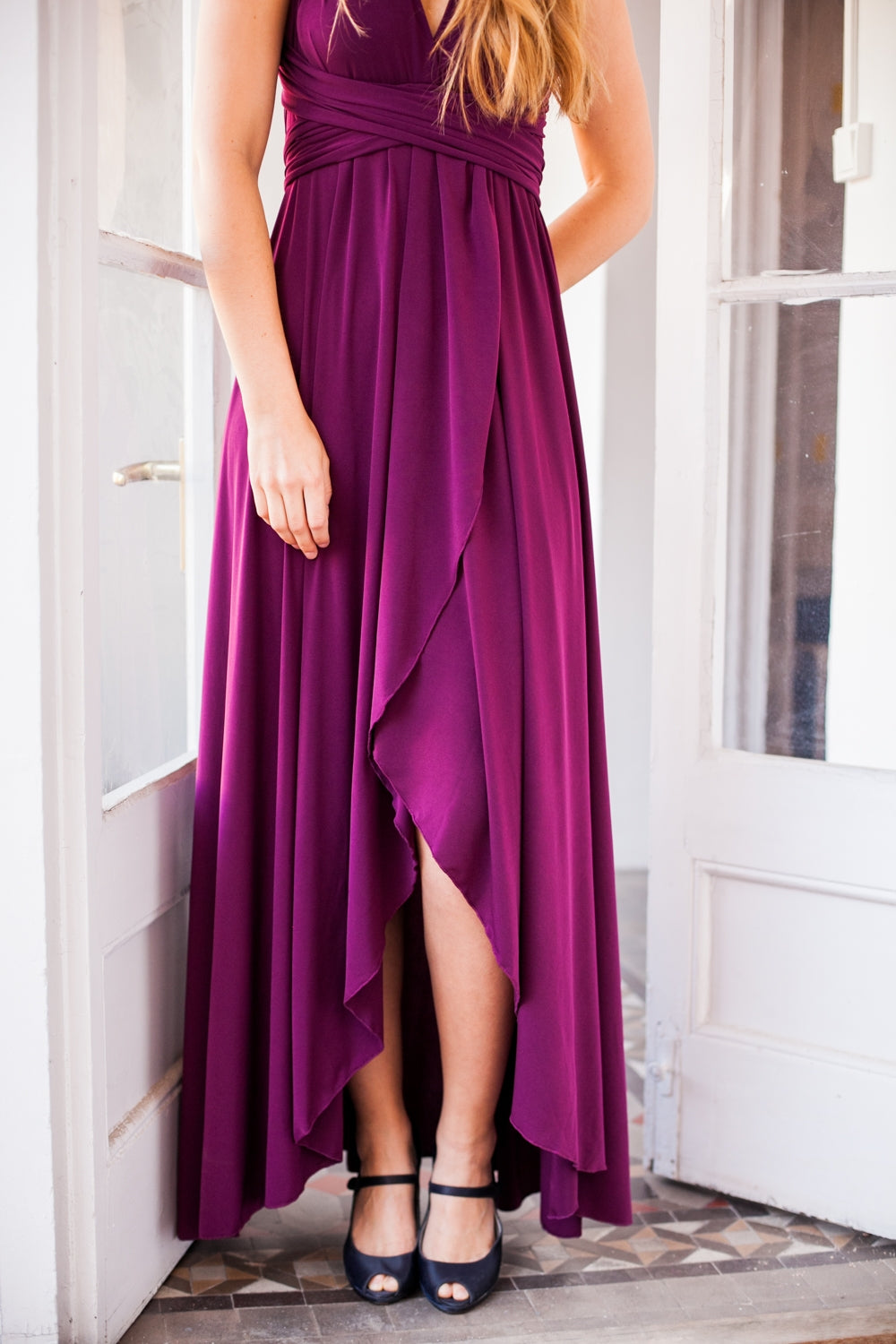 Vestido asimetrico, vestido largo marsala, vestido dama de honor marsala,