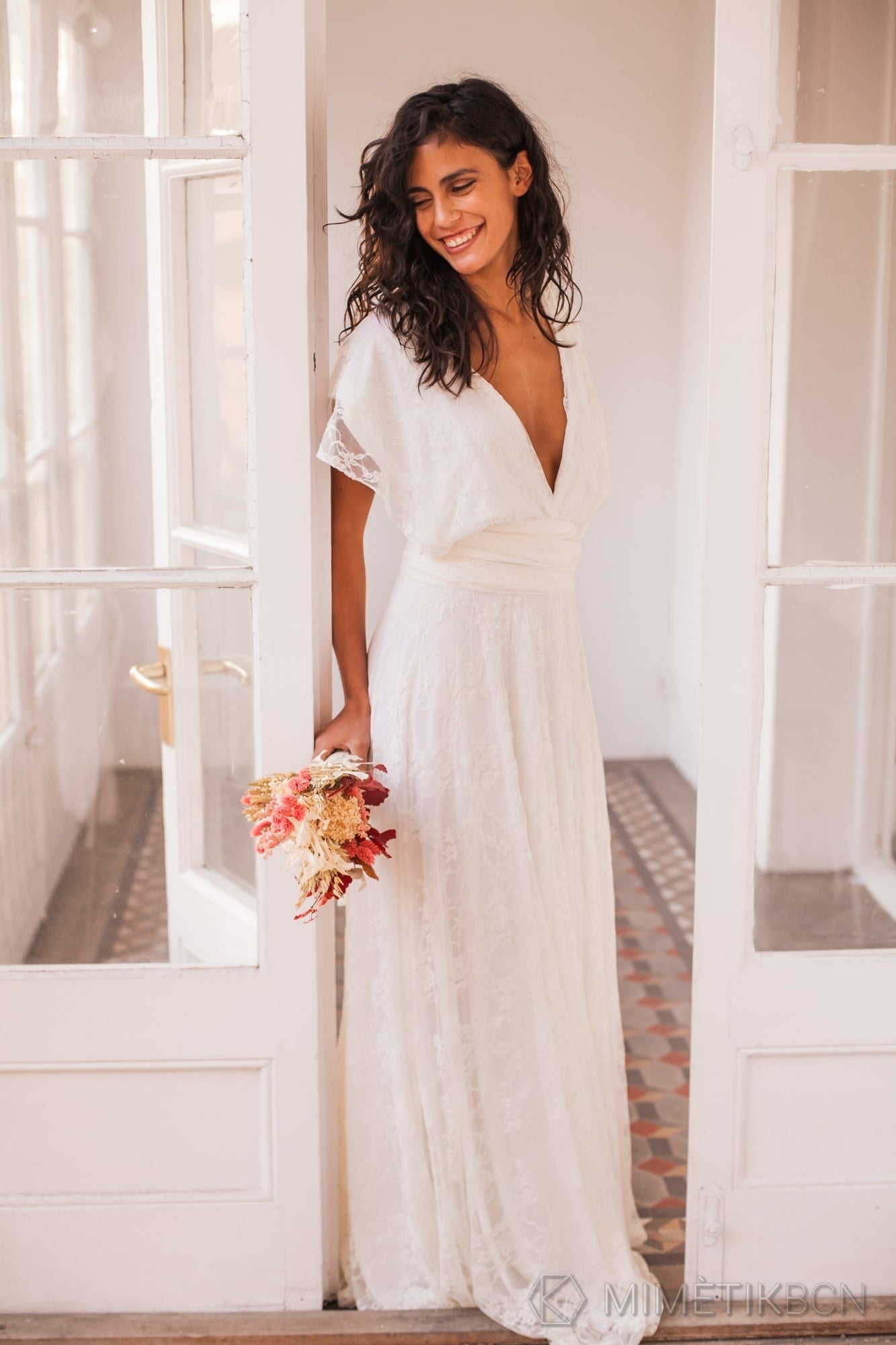 Vestido accesorio de encaje rosa cuarzo, gala lace, mimetik bcn