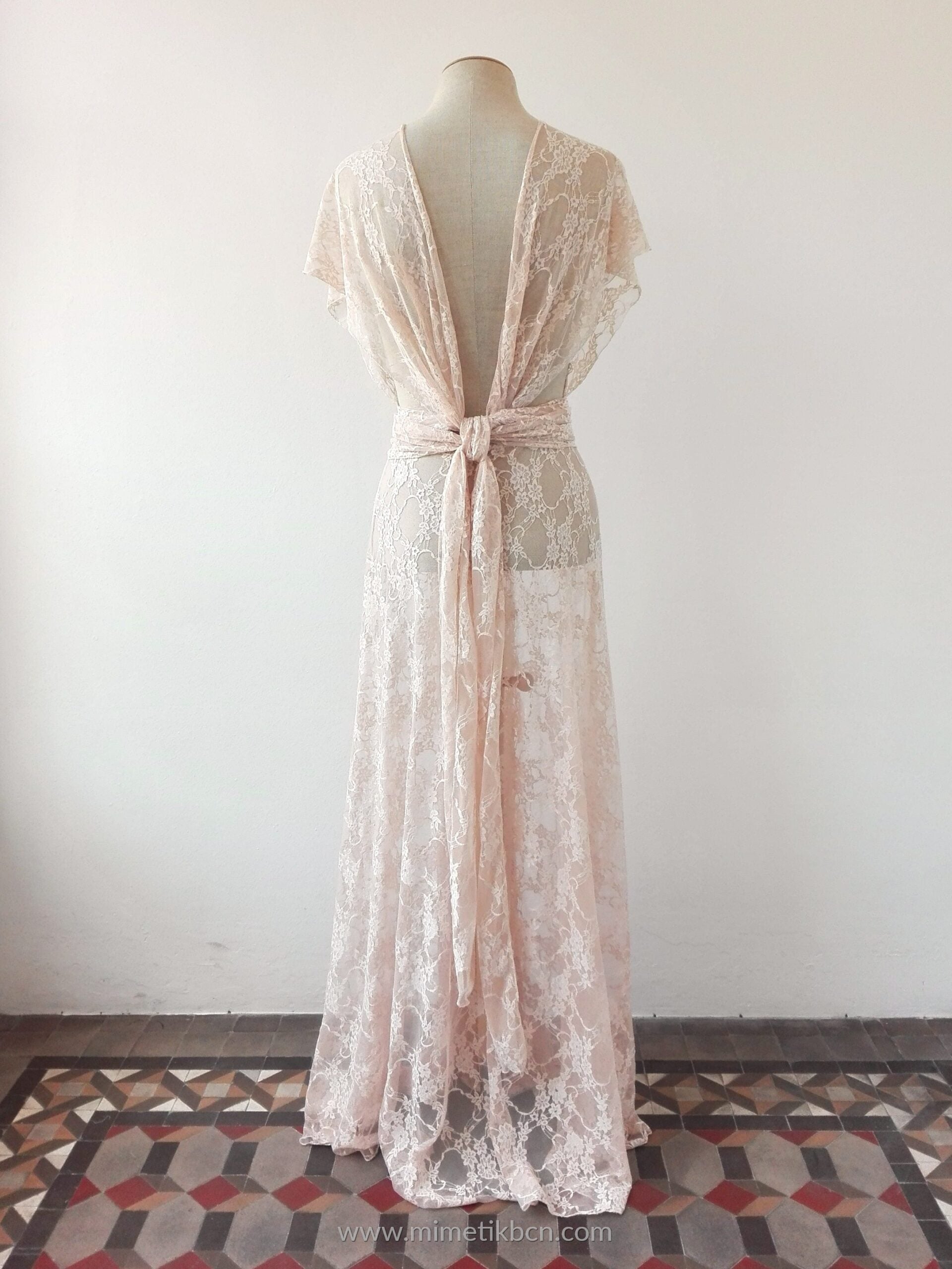 Vestido accesorio de encaje rosa cuarzo, gala lace, mimetik bcn