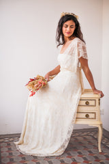 Vestido de novia fluido de encaje champagne