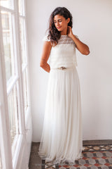 Vestido de novia de tul y encaje con manga cosquillo