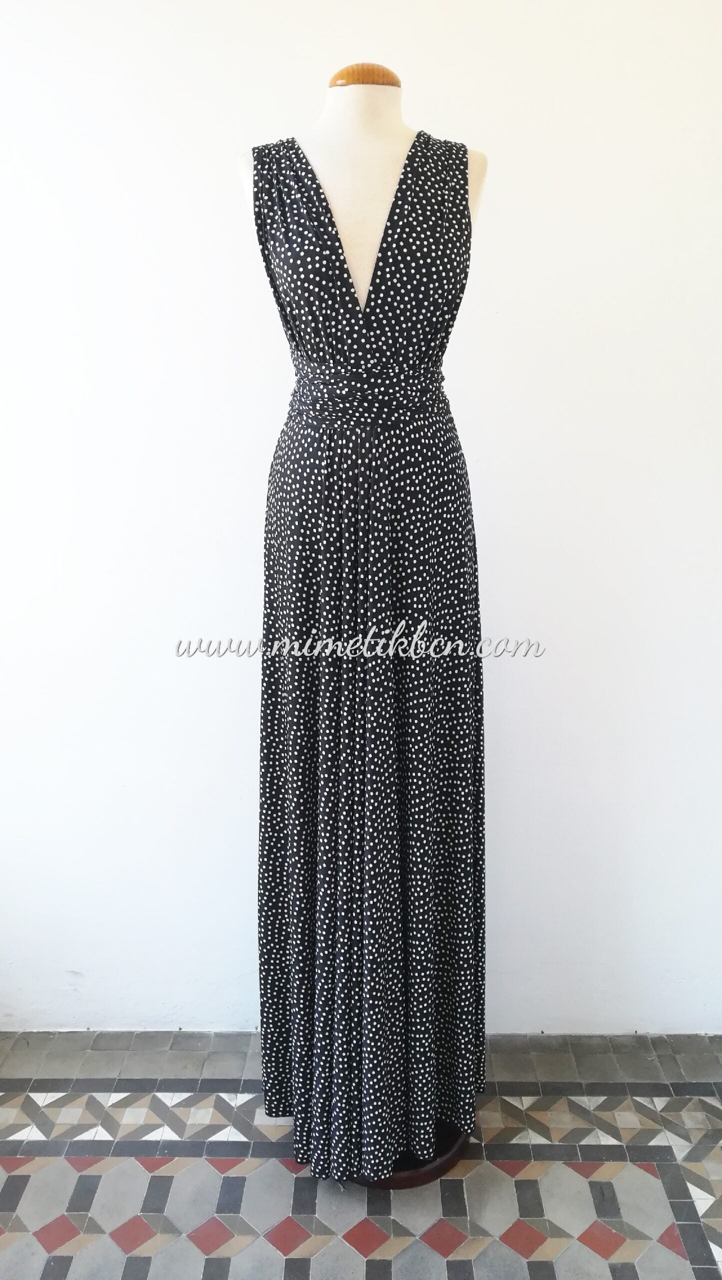 Vestido de invitada negra con topos pequeños - Gala Limited edition
