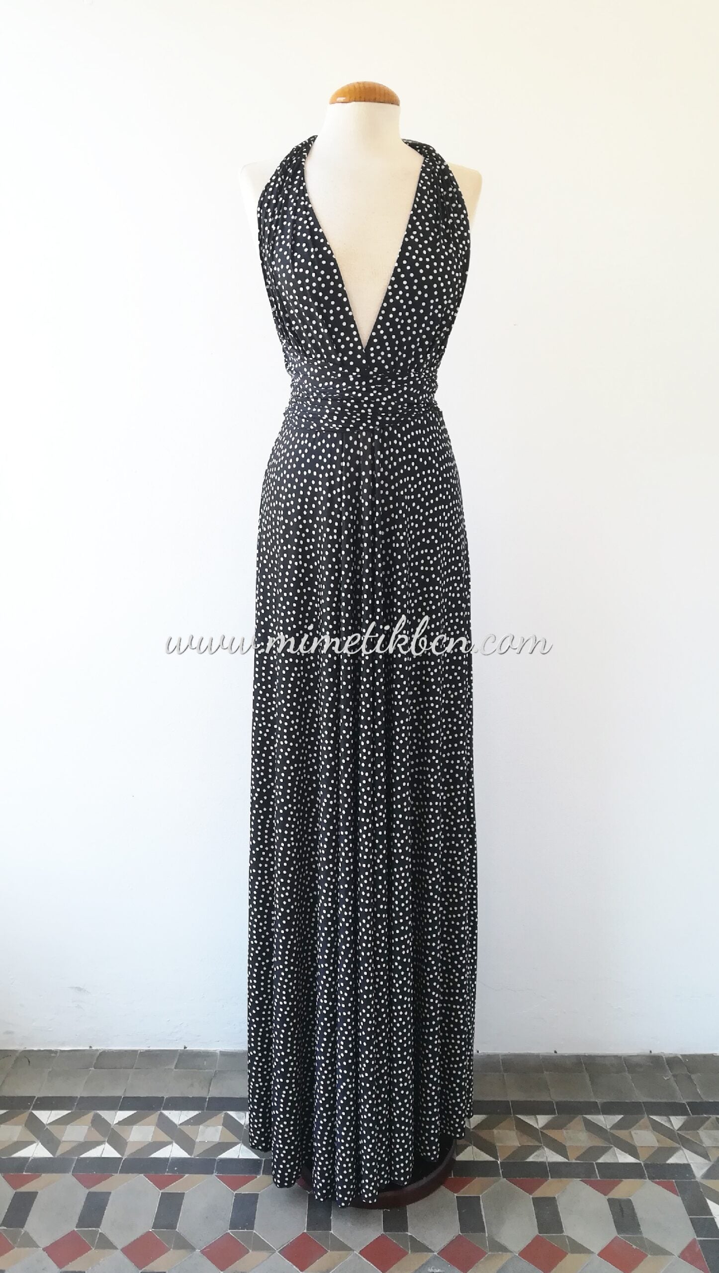 Vestido de invitada negra con topos pequeños - Gala Limited edition