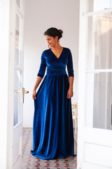 Vestido para invitada largo de terciopelo burdeos con manga - Frida Velvet