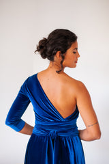 Vestido para invitada largo de terciopelo burdeos con manga - Frida Velvet