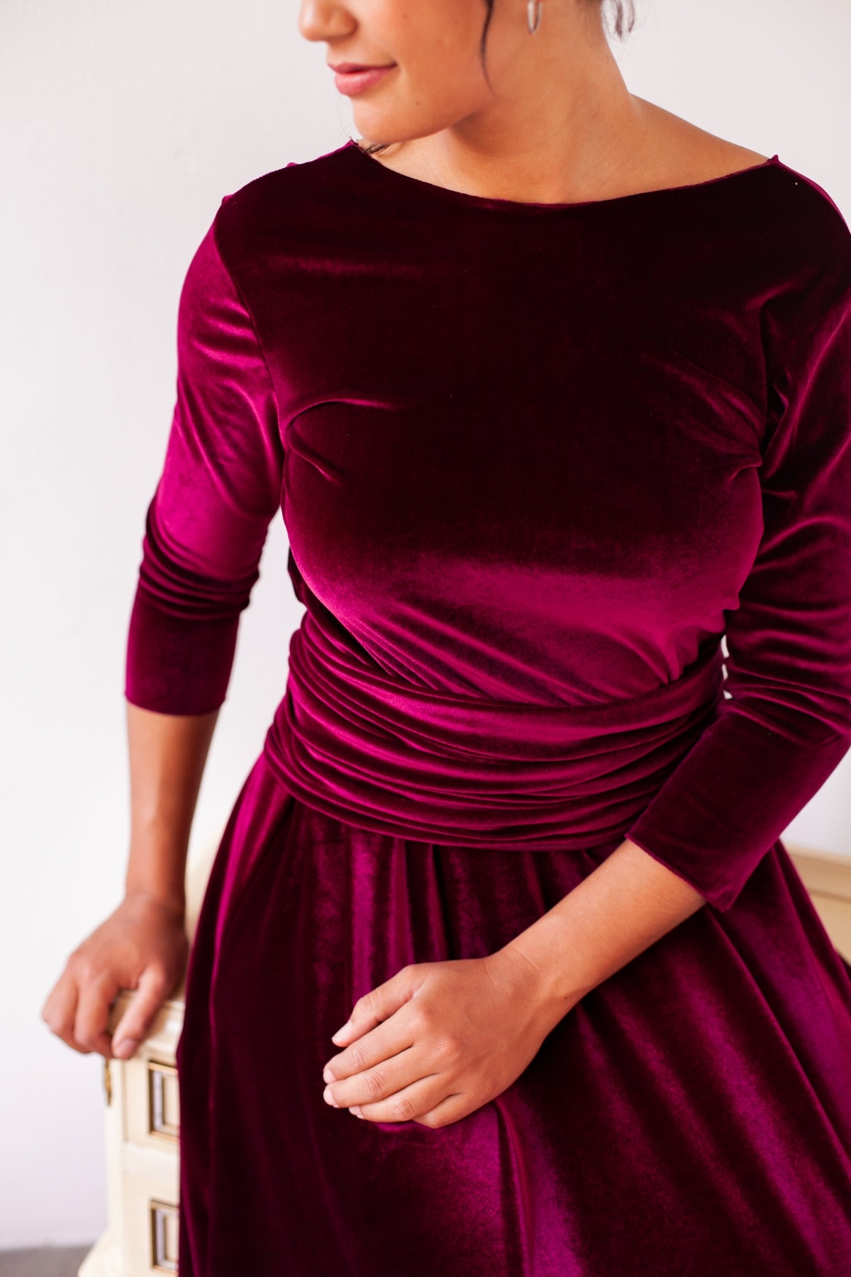 Vestido de noche para invierno de terciopelo burdeos con manga larga - Frida Velvet