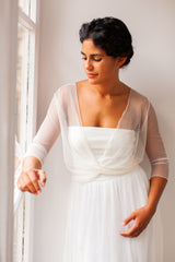 Delicado vestido de novia de tul con manga y falda bordada - Frida Bohemian