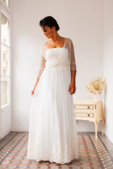 Delicado vestido de novia de tul con manga y falda bordada - Frida Bohemian