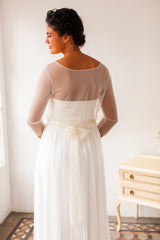 Delicado vestido de novia de tul con manga y falda bordada - Frida Bohemian