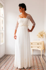 Delicado vestido de novia de tul con manga y falda bordada - Frida Bohemian