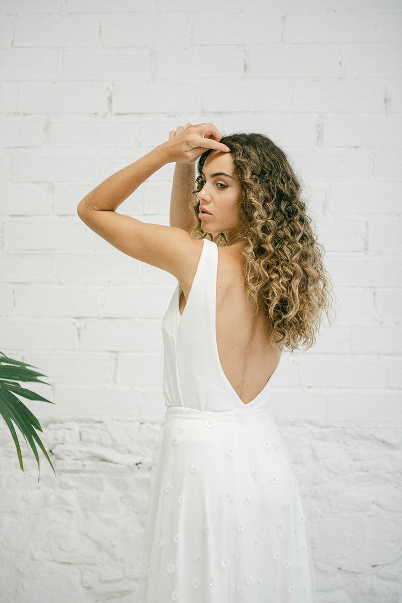 Vestido de Novia Dos Piezas - Top Sencillo, Falda con Volumen y Sobrefalda de Tul de Flores