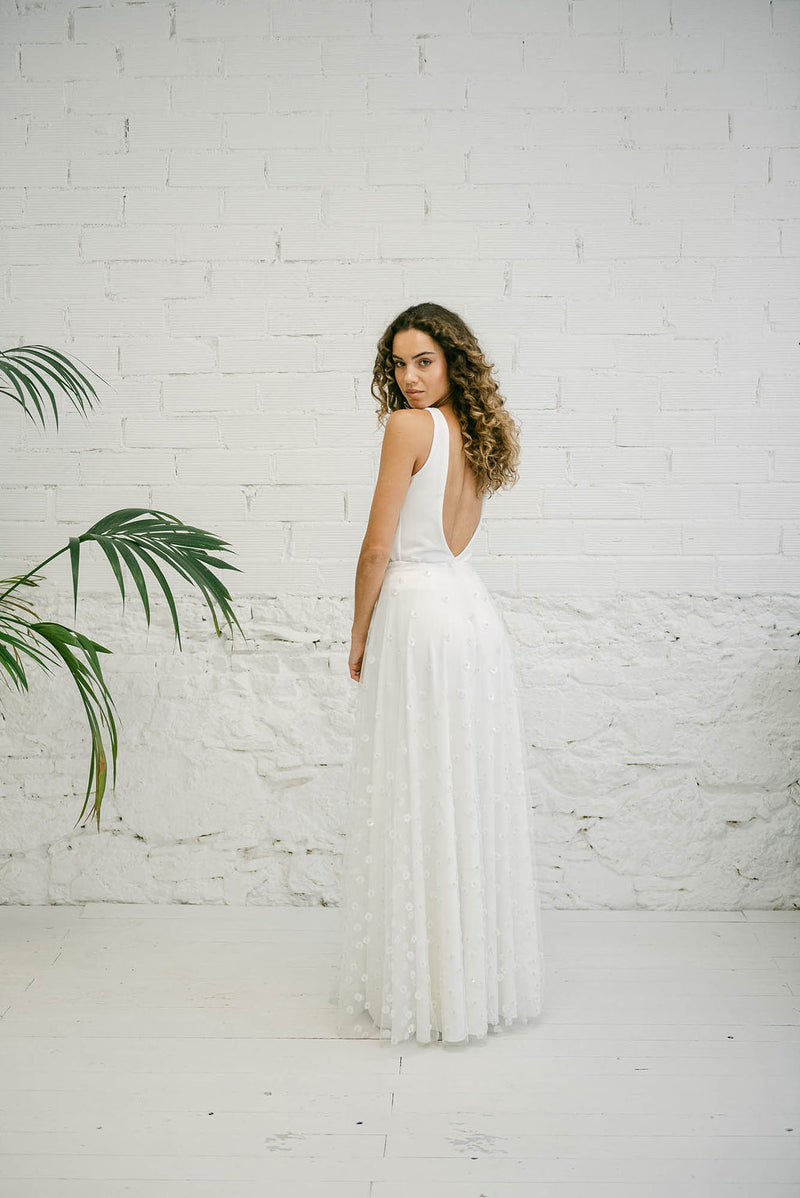 Vestido de Novia Dos Piezas - Top Sencillo, Falda con Volumen y Sobrefalda de Tul de Flores