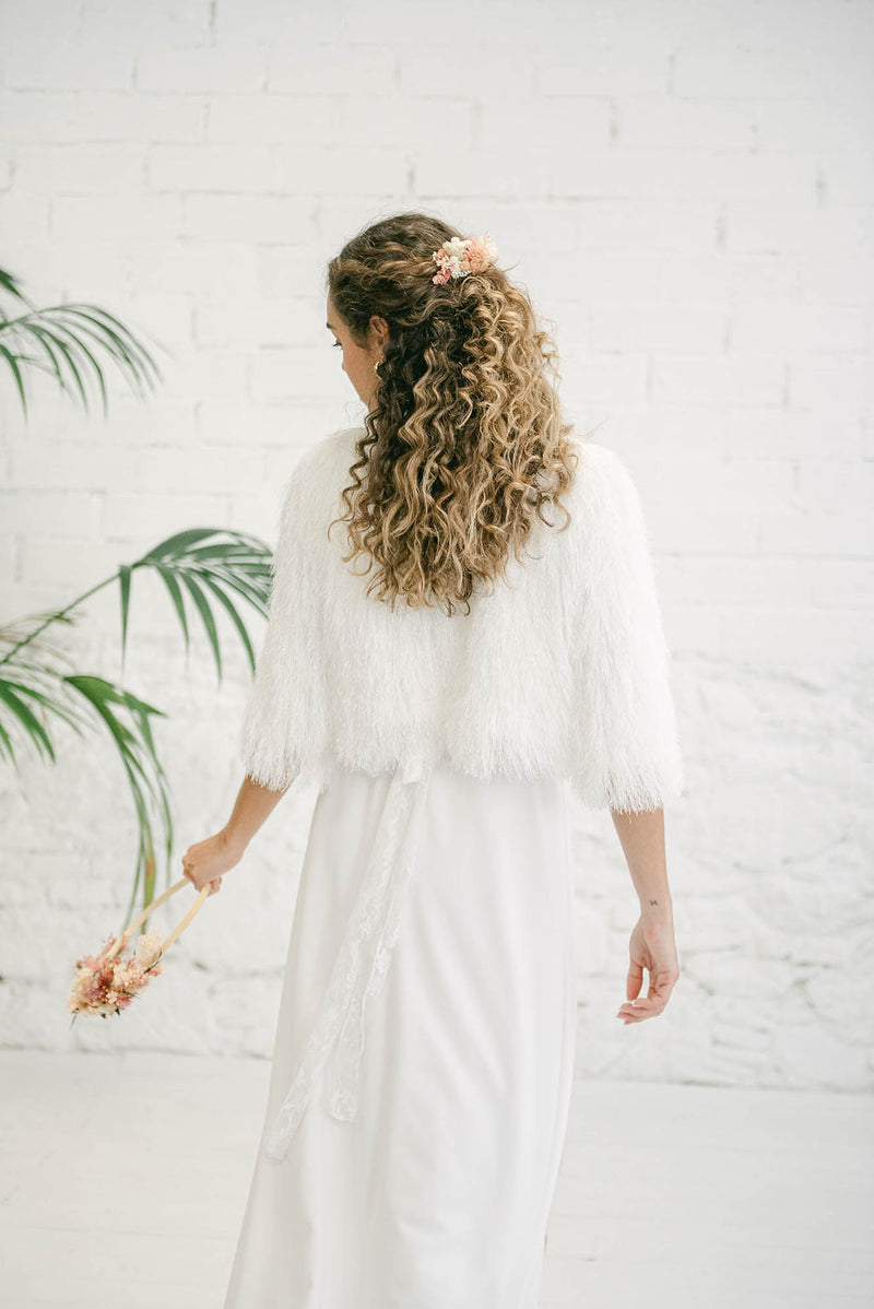 Vestido de Novia Dos piezas con Abrigo de Pelo Blanco - Top Sencillo y Falda con Apertura Lateral