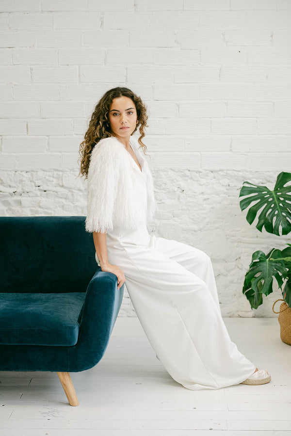 Vestido de Novia con Top, Pantalón y Abrigo de Pelo de Invierno