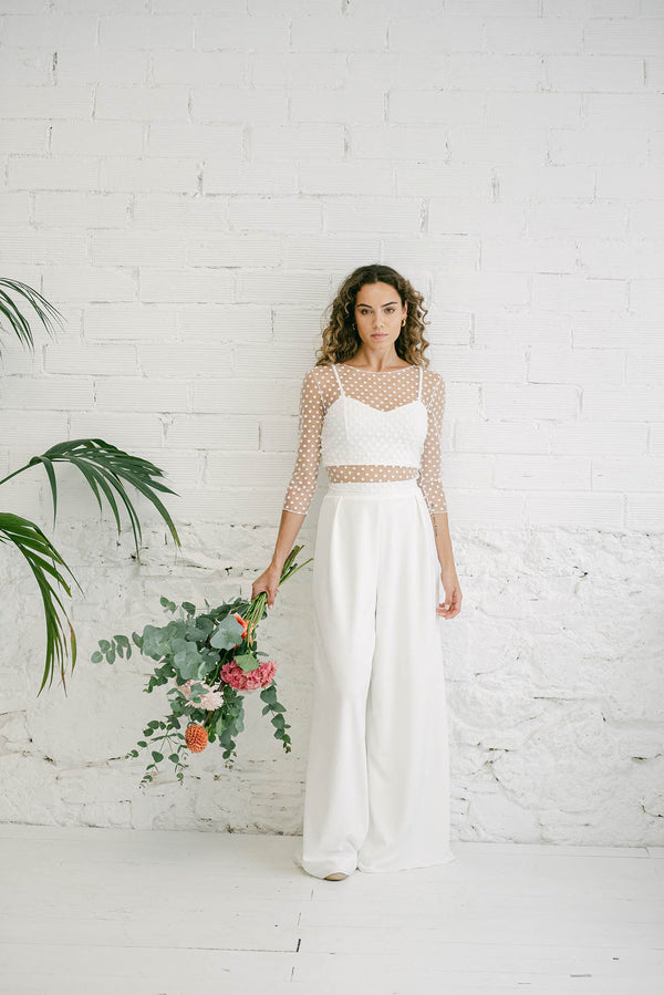 Traje de Novia con Bolero de Tul con Detalles Florales