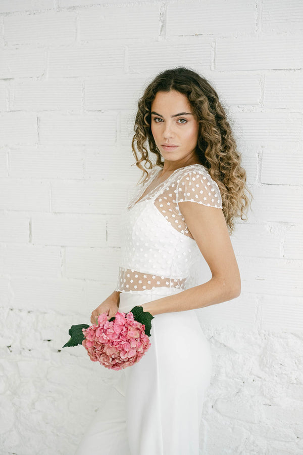 Conjunto de Novia con Transparencias, Top con Escote Corazón, Pantalón y Crop Top de Tull con Florecitas