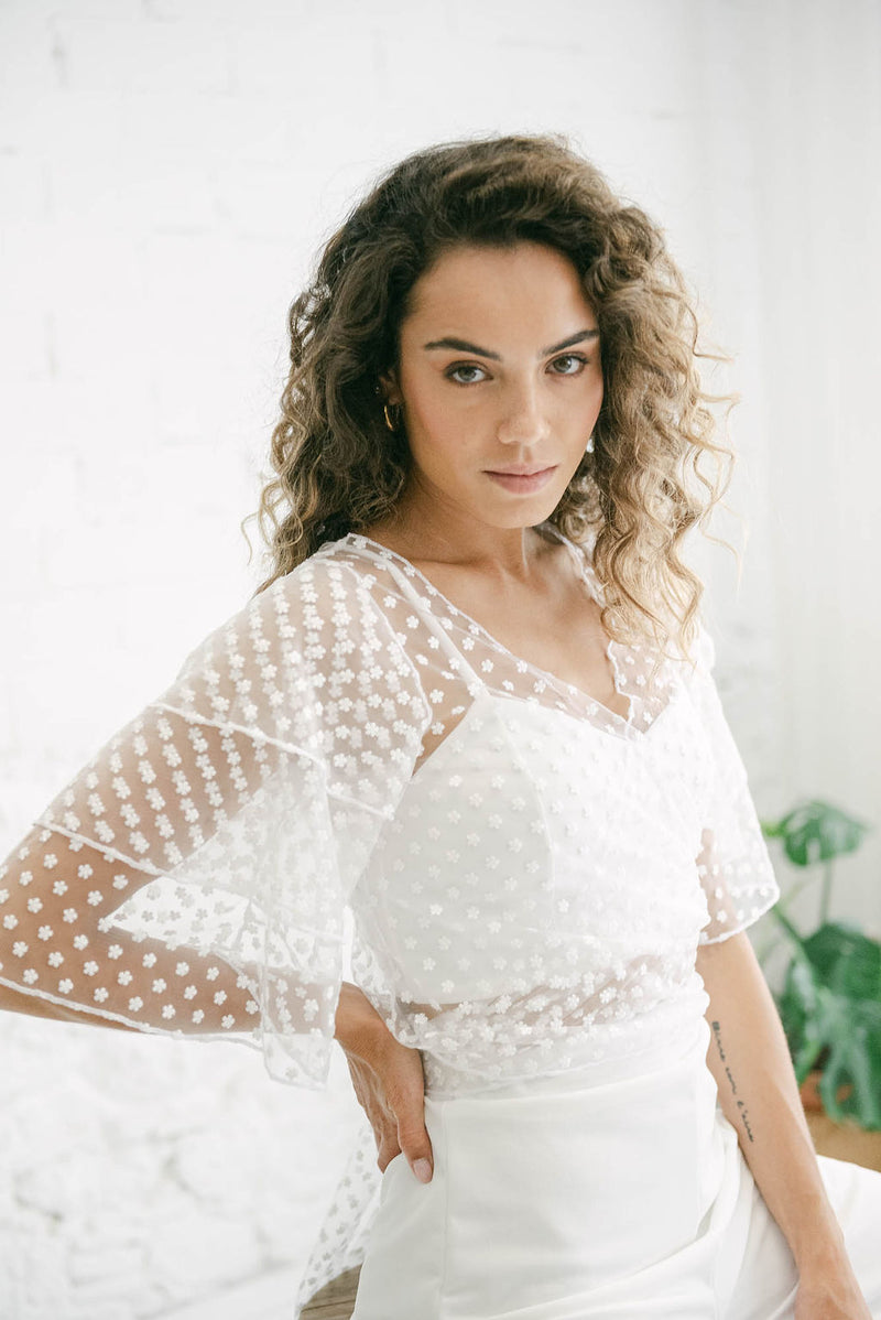 Vestido de Novia Boho con Bolero de Tul con Bordado de Flores