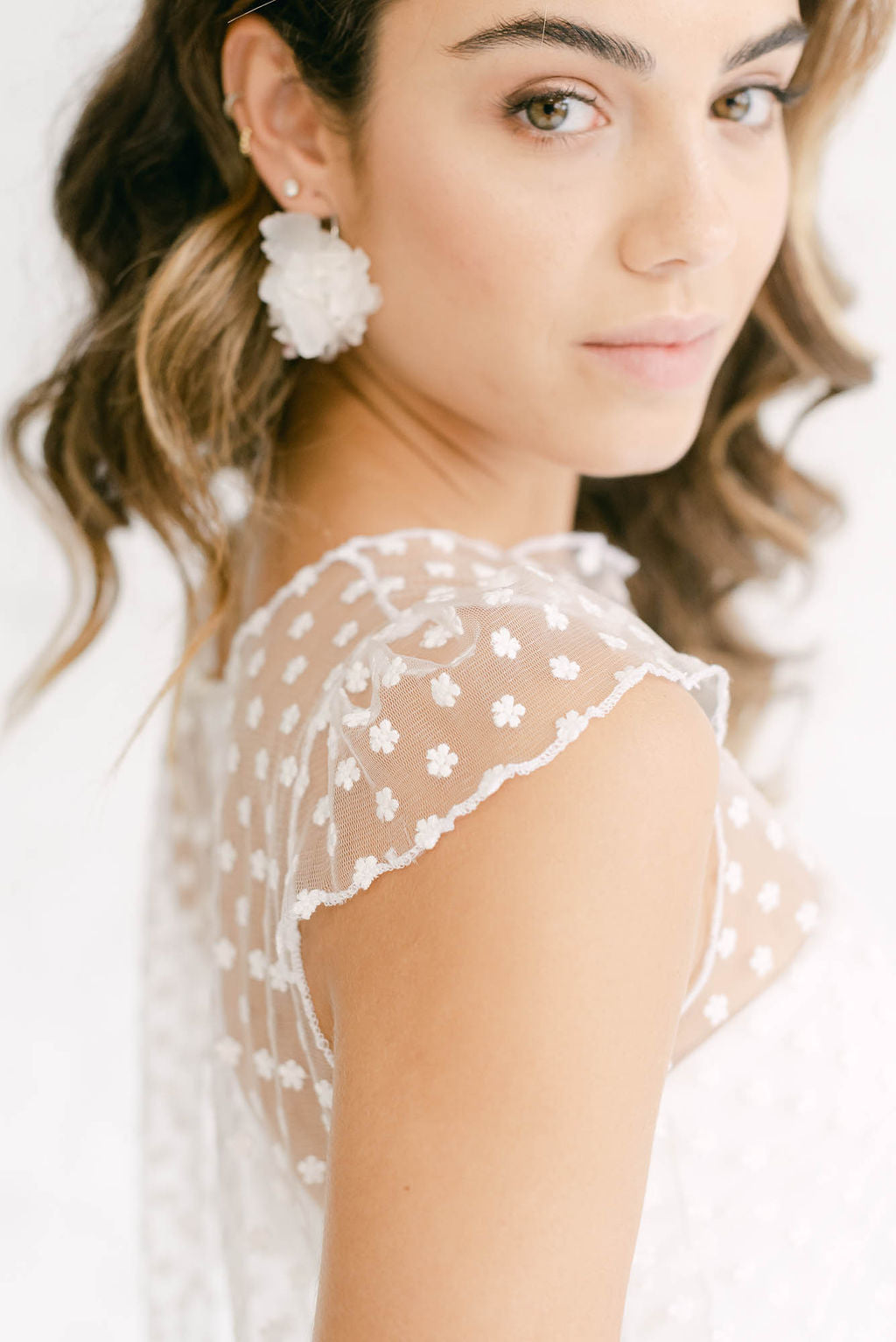 Vestido de Novia Lencero con Flores - Mimètik