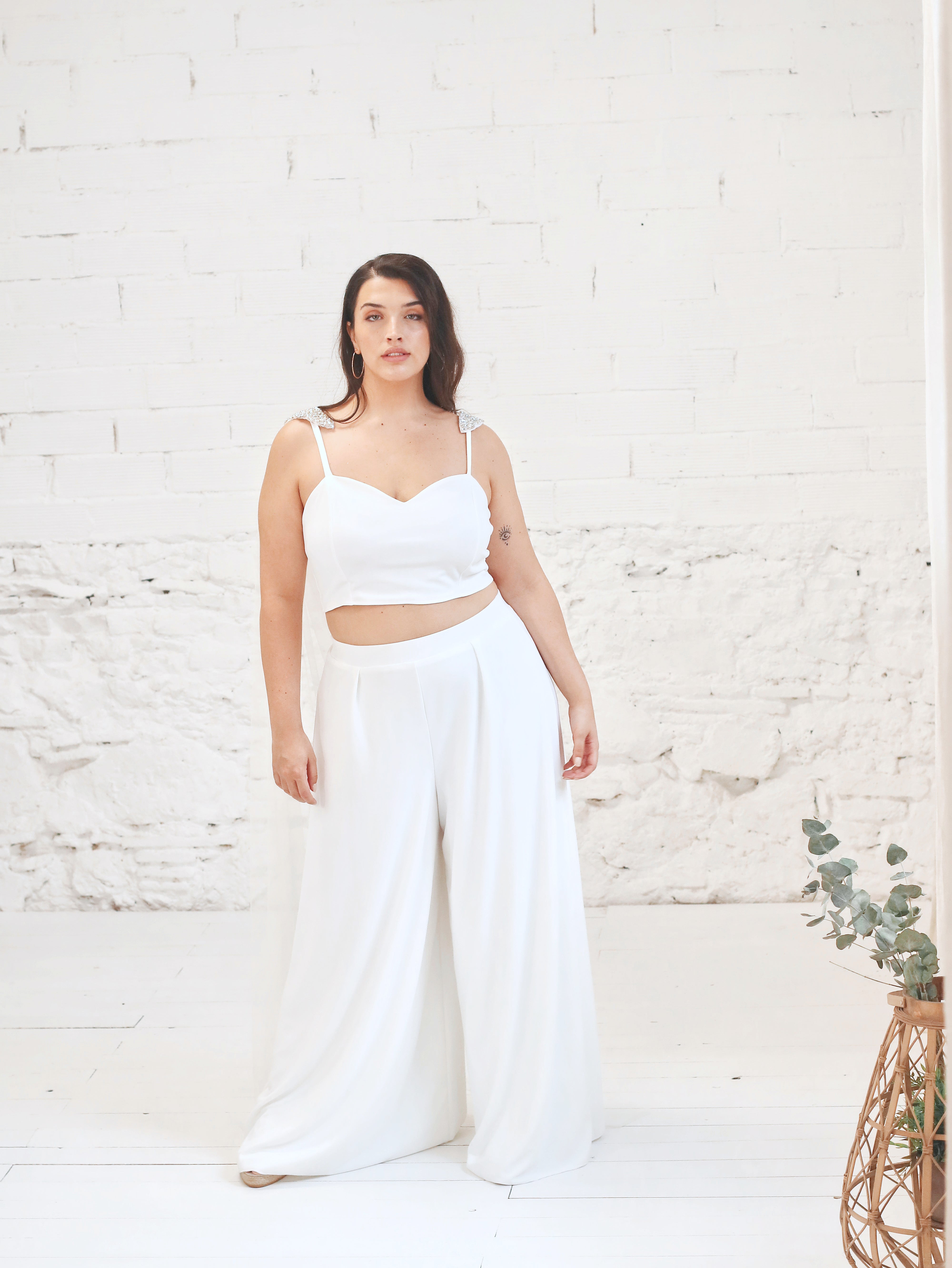 Vestido de Novia Pantalón con Escote Corazón y Alas
