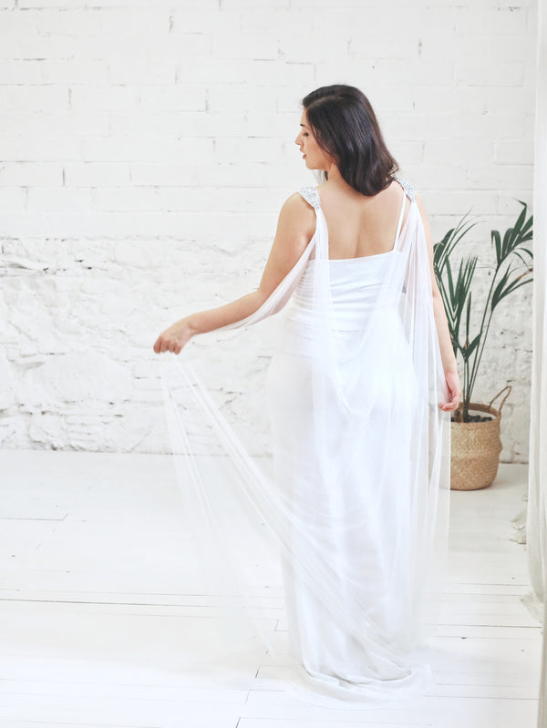 Vestido de novia micro lentejuela blanca con alas de tul