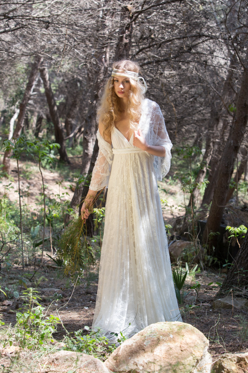 Lace wedding shawl, wedding cover up, ivory lace bridal shawl, wedding dress shrug, white lace bridal shrug, lace circle shawl,