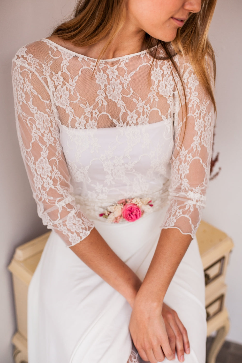 Vestido de novia asimetrico con mangas – Arlet/Frida Bohemian
