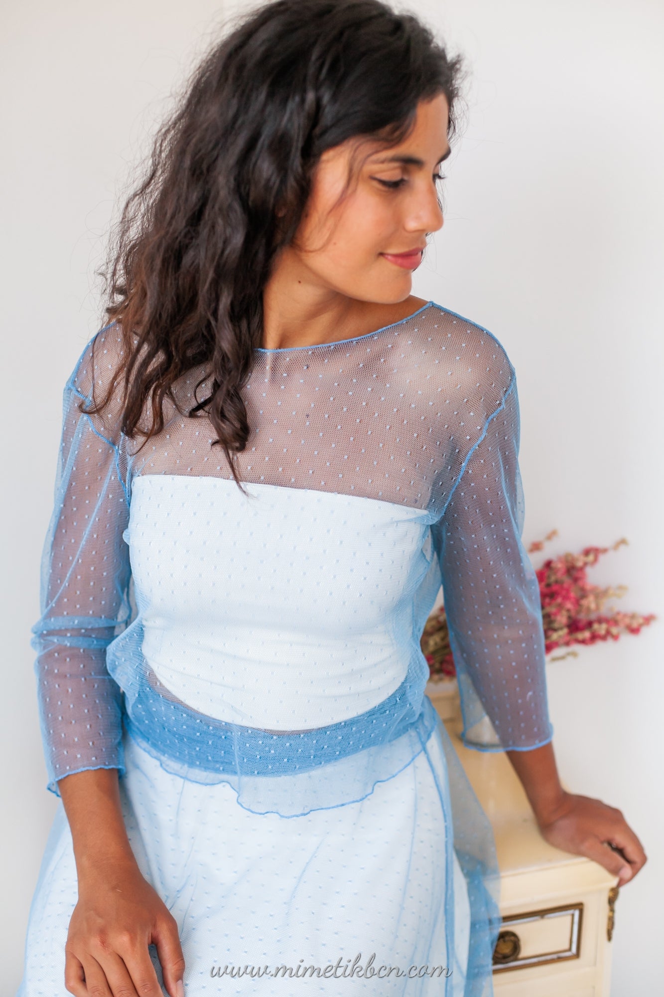 Vestido de novia azul con manga y tul punteado - Frida Bohemian