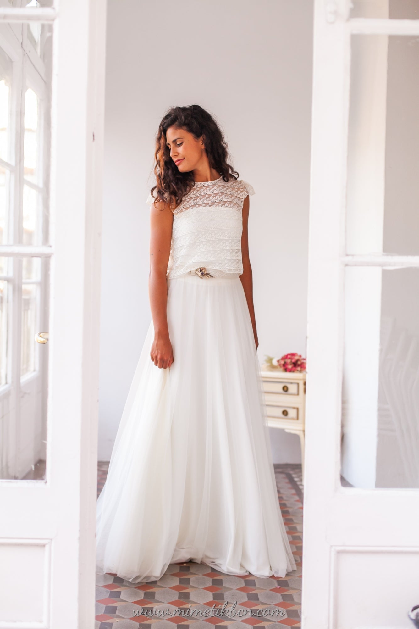 Conjunto de novia de tul y encaje con manga cosquillo