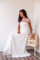 Traje de novia sin manga con lunares rosas - Frida Sleeveless Bohemian