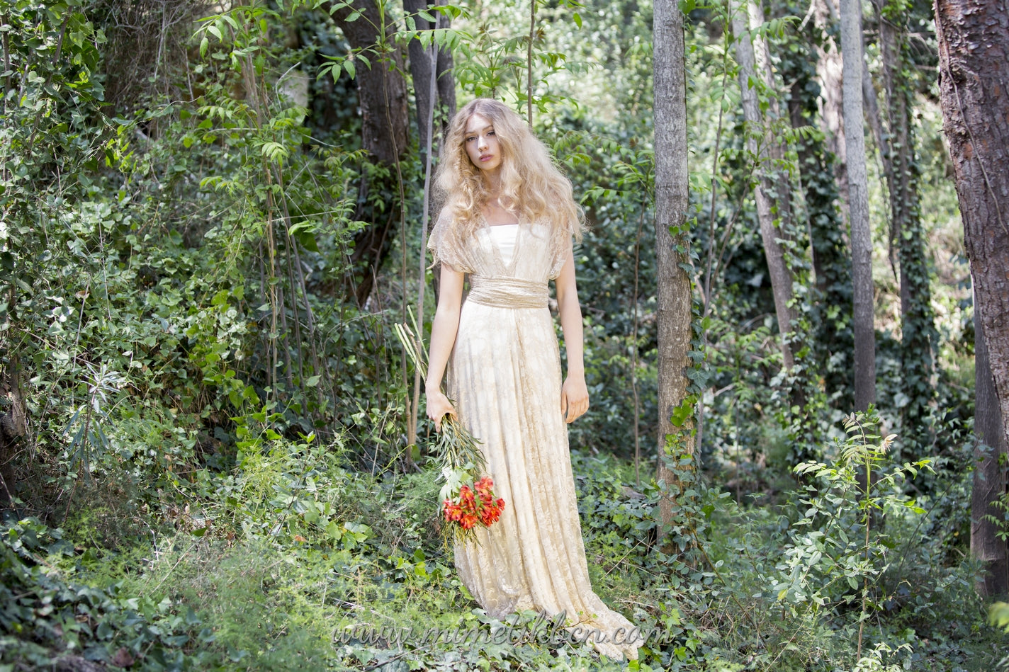 Vestido accesorio de encaje dorado - Gala Lace