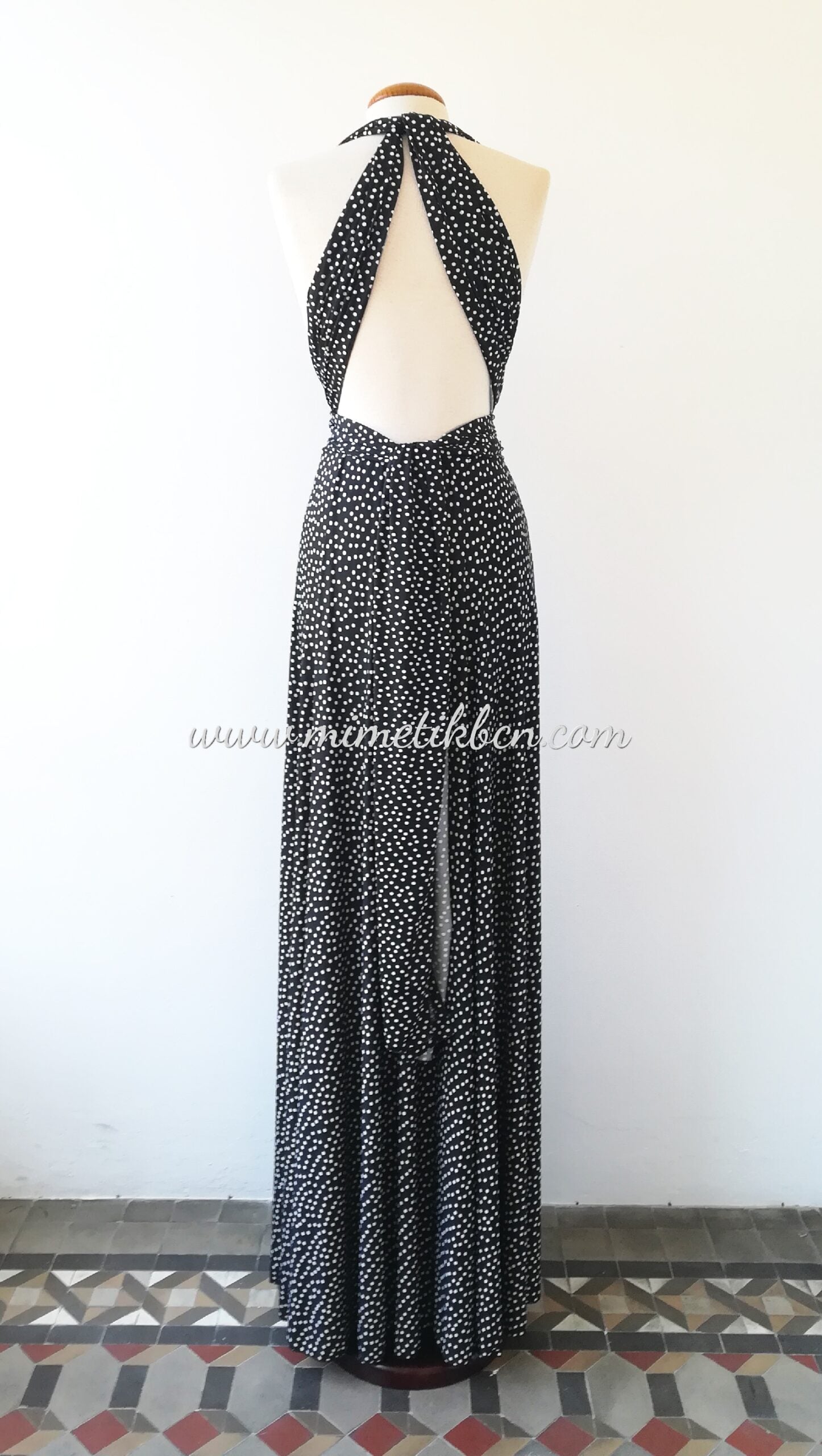 Vestido de invitada negra con topos pequeños - Gala Limited edition