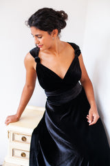 Vestido largo de invitada multiposición de terciopelo multiposición de terciopelo negro - Gala Velvet