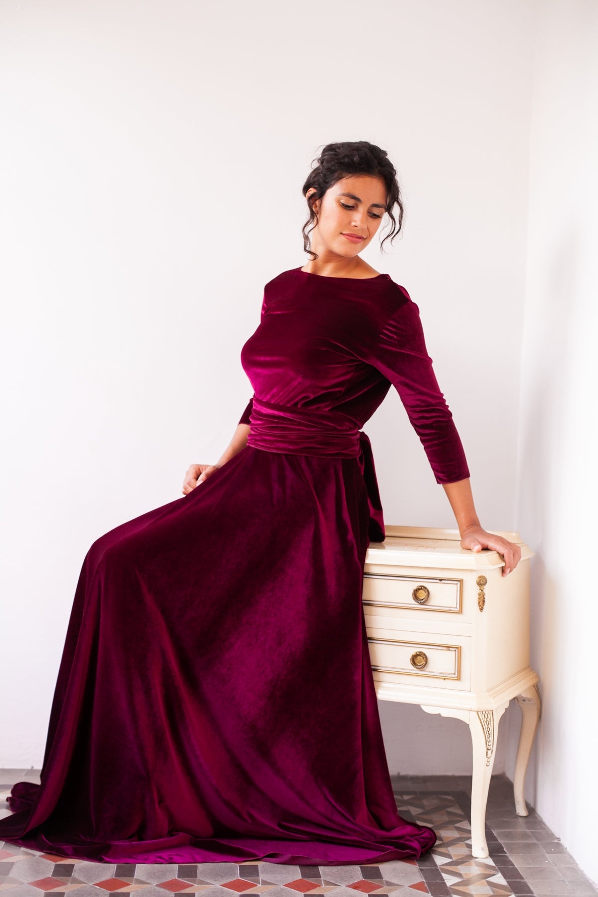 Vestido de noche para invierno de terciopelo burdeos con manga larga - Frida Velvet