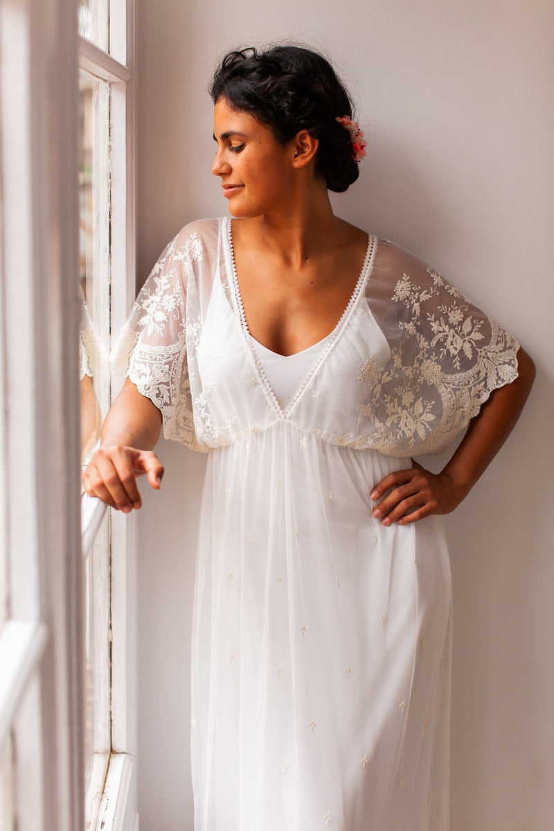 Vestido de novia boho de tul bordado con manga suelta - Marie Bohemian –  Mimetik