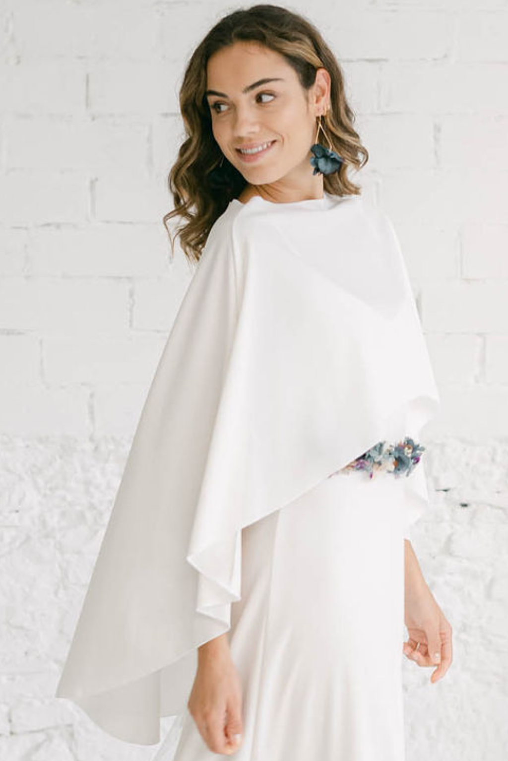 Vestido de Novia Dos Piezas con Capa Midi - Mimètik