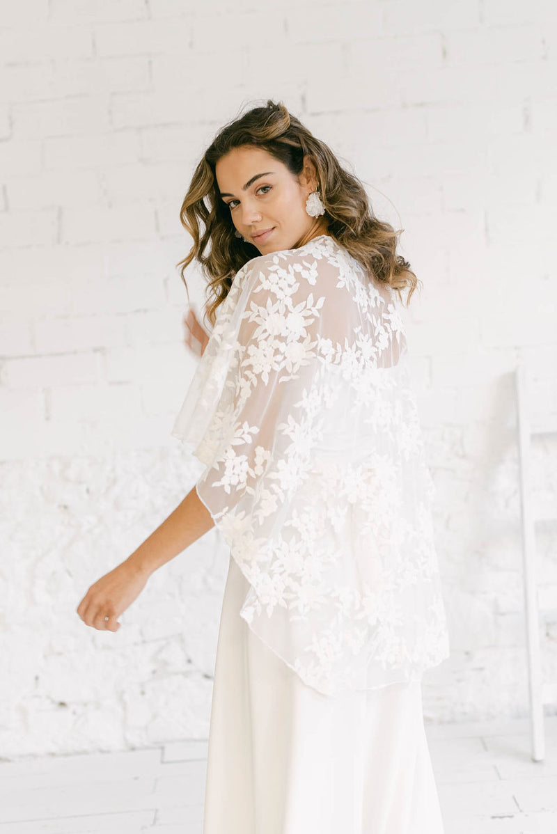 Bridal trouser dress with lace cape | Mimètik