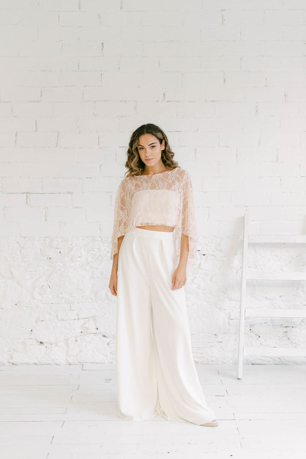 Vestido de Novia Dos Piezas con Capa Midi - Mimètik