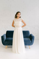 Elegant and simple wedding dress| Mimètik